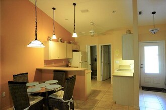 10030 Amicola St, Unit Unit B in Port Charlotte, FL - Building Photo - Building Photo