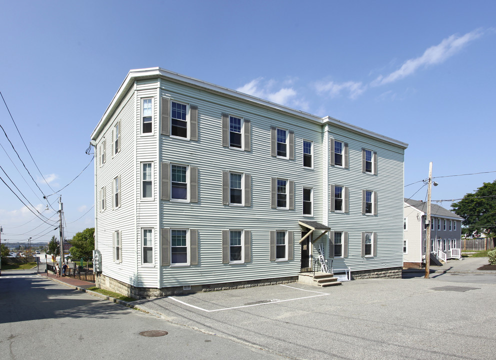 52 Myrtle St in Portland, ME - Building Photo