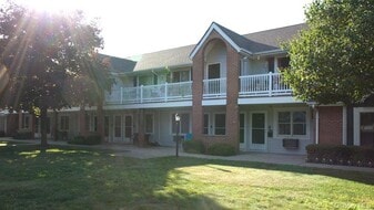 870 Little East Neck Rd in West Babylon, NY - Building Photo