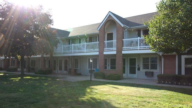 870 Little East Neck Rd in West Babylon, NY - Building Photo