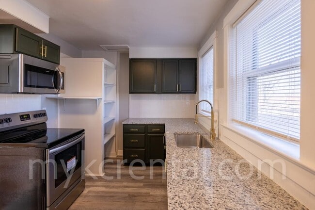 17 S 17th St in Kansas City, KS - Building Photo - Building Photo