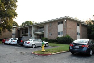 Spa Creek Condominiums in Annapolis, MD - Foto de edificio - Building Photo