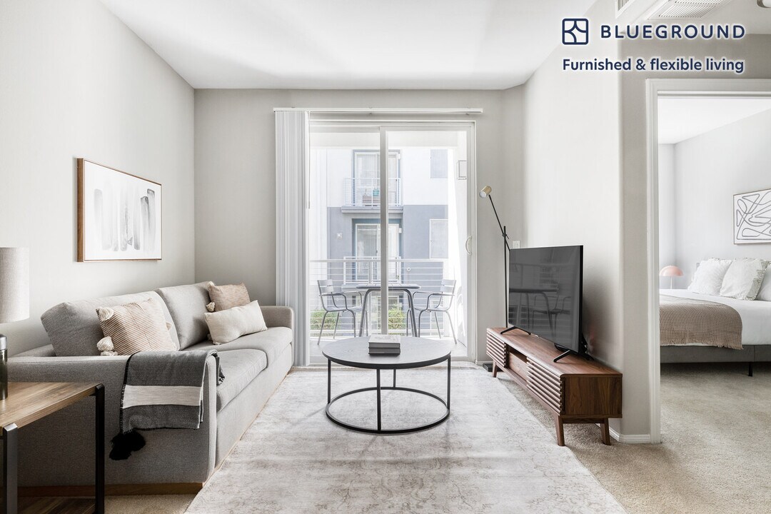 5535 Westlawn Ave in Los Angeles, CA - Building Photo