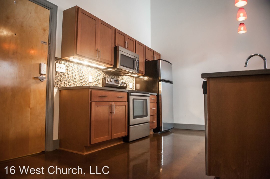 16 Church Ave SW in Roanoke, VA - Building Photo