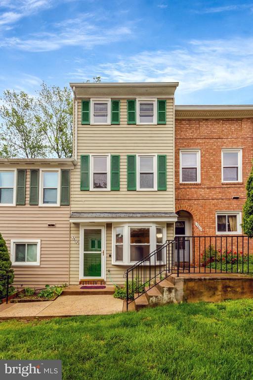 property at 13842 Beaujolais Ct
