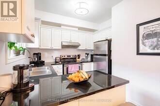 67 Enroutes St in Toronto, ON - Building Photo - Building Photo