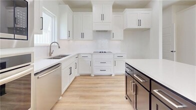 510 W Olive St in Rogers, AR - Building Photo - Building Photo