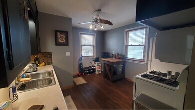 1520 S 73rd St in West Allis, WI - Foto de edificio - Building Photo