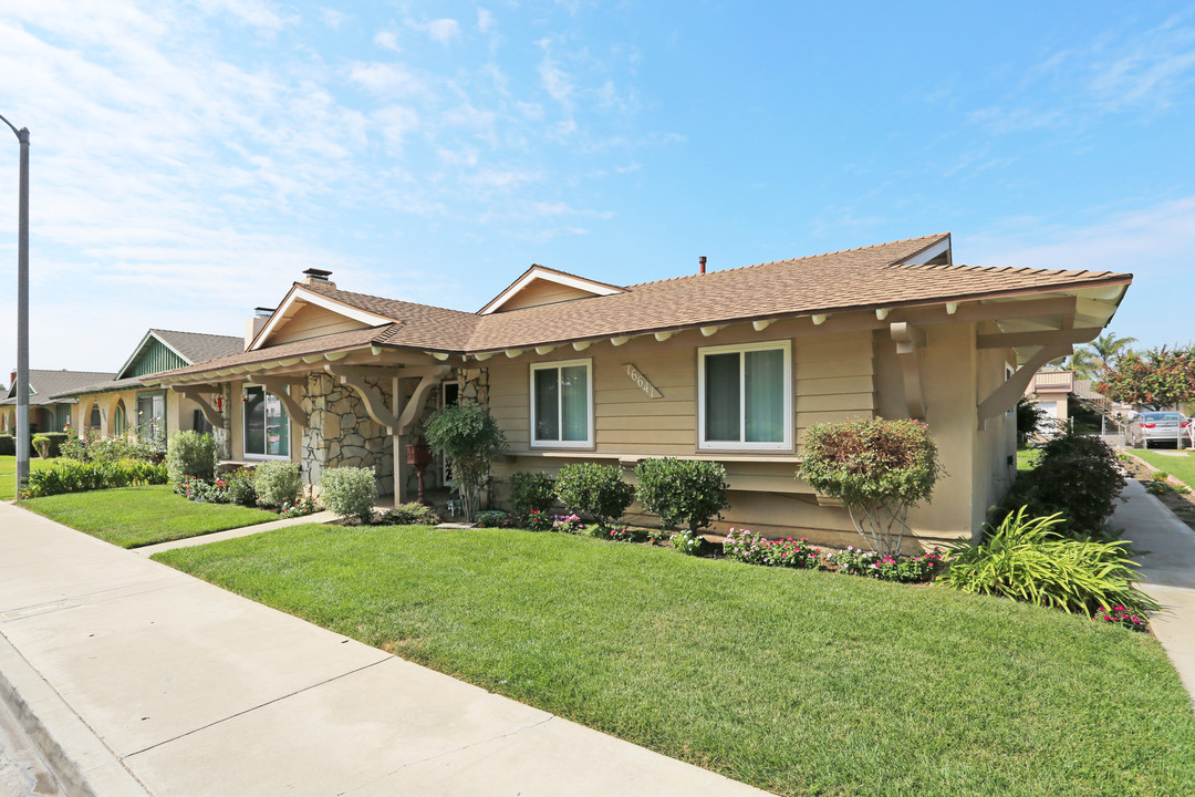 16641 Tunstall Ln in Huntington Beach, CA - Building Photo