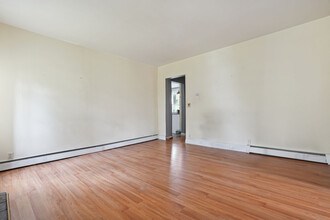 156 Brown Ave in Prospect Park, NJ - Building Photo - Interior Photo