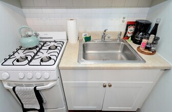 400 W 36th St. in New York, NY - Foto de edificio - Building Photo