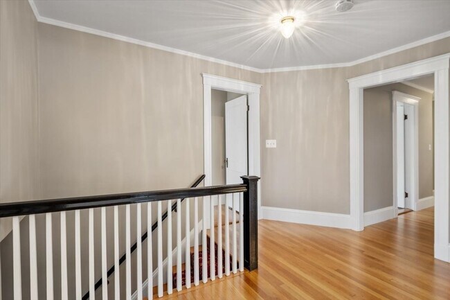 31 Brandon Rd, Unit Apt. 2 in Milton, MA - Building Photo - Building Photo