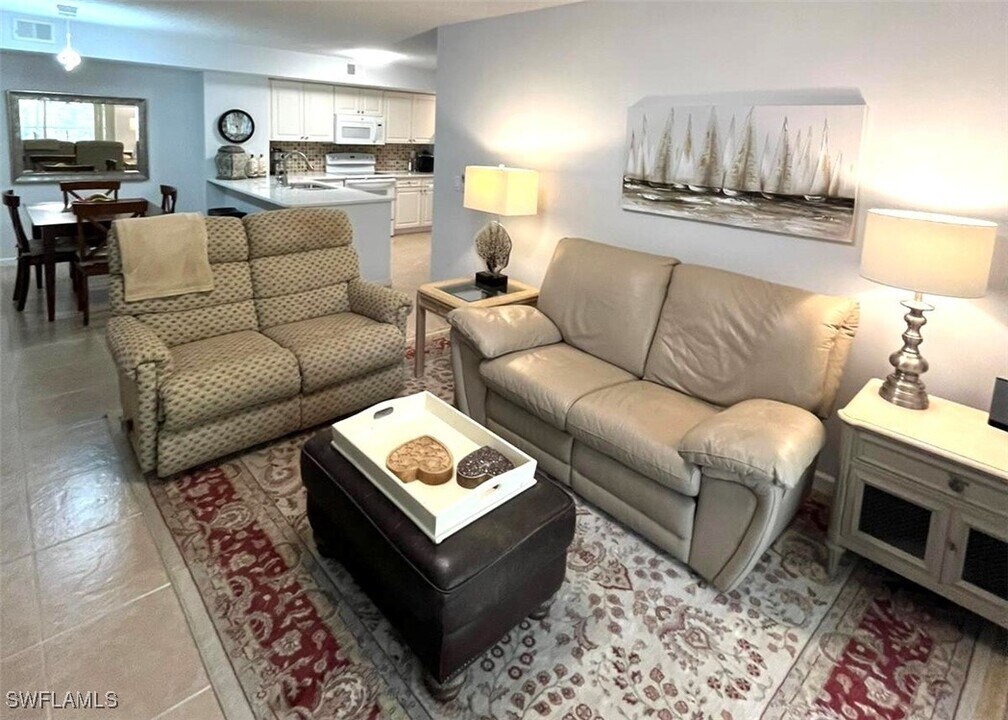 1865 Florida Club Dr in Naples, FL - Building Photo