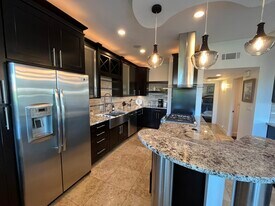 7193 Estrella de Mar Rd, Unit Beautiful Carlsbad Condo-Views/Location in Carlsbad, CA - Building Photo