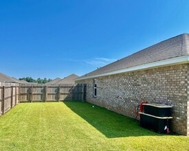 18155 Big Leaf Dr in Gulfport, MS - Building Photo - Building Photo