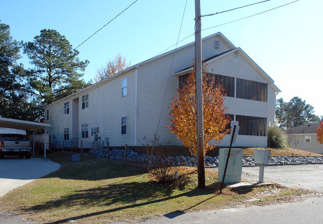 2616 Lakeview Dr in Florence, SC - Foto de edificio - Building Photo