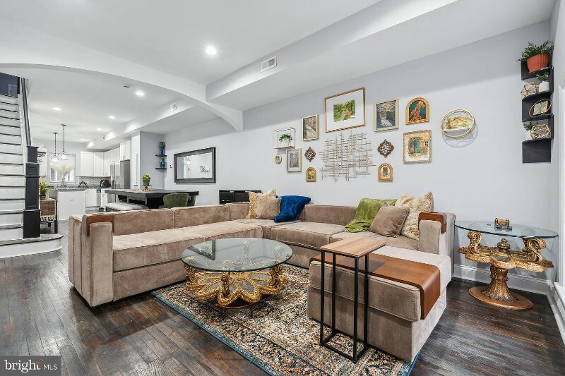 407 N Lakewood Ave in Baltimore, MD - Building Photo