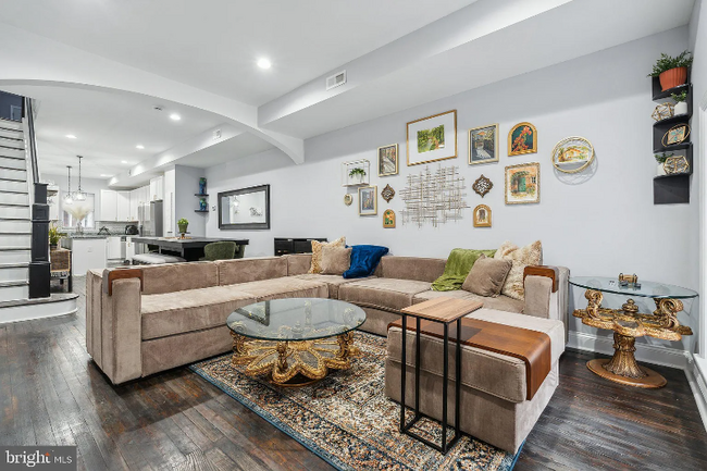 property at 407 N Lakewood Ave