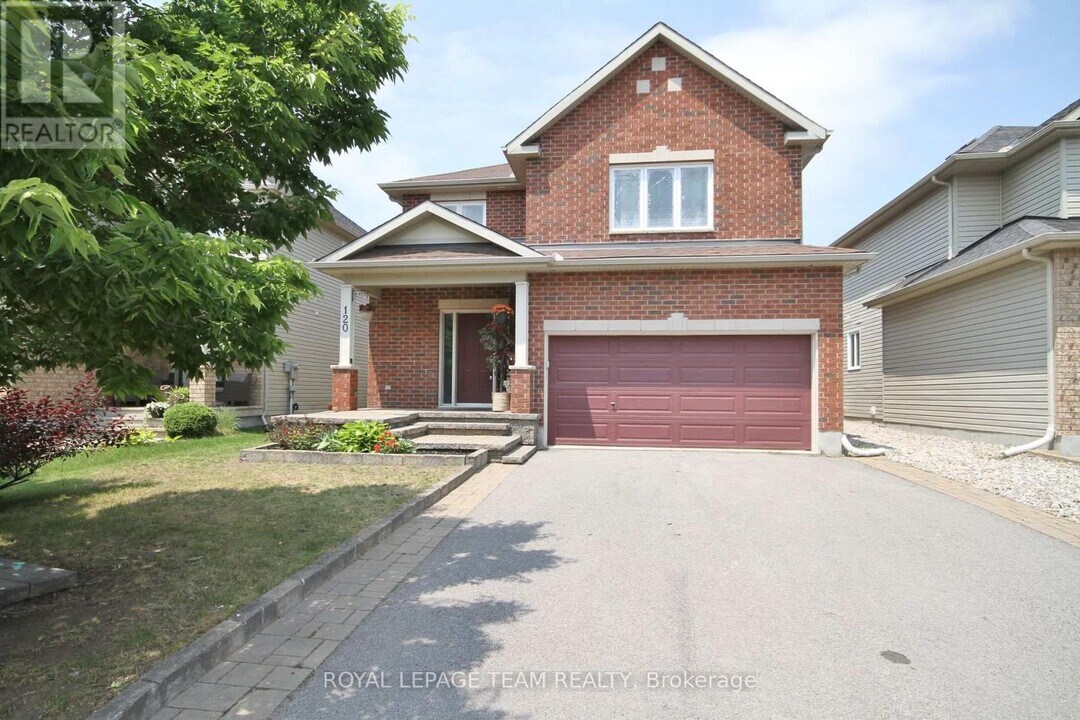 120 Bandelier Way in Ottawa, ON - Building Photo