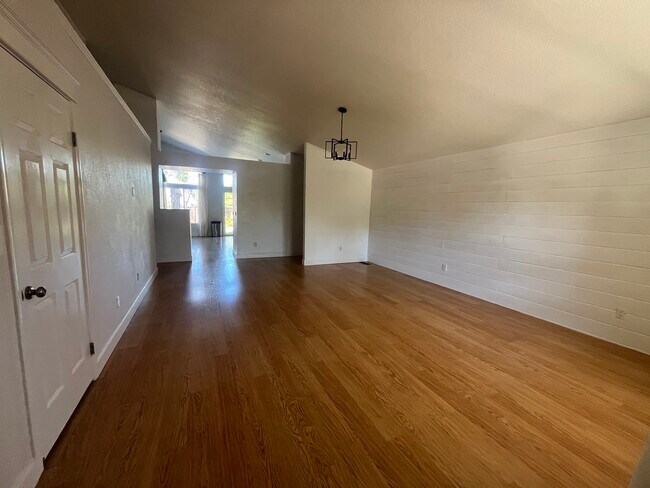 705 Summer Cir in Brentwood, CA - Building Photo - Building Photo