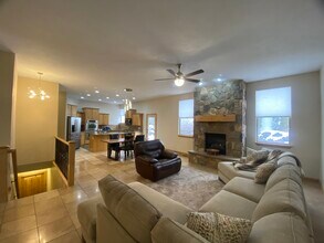 11521 S Black Forest Dr in Sandy, UT - Building Photo - Building Photo