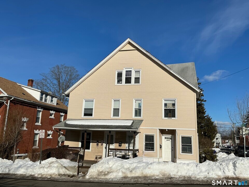518 High St in Middletown, CT - Building Photo