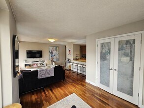 30 E Huron St, Unit 2209 in Chicago, IL - Building Photo - Building Photo