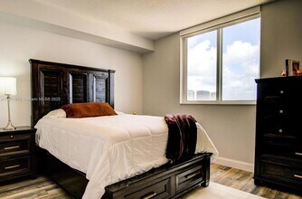 601 NE 23rd St, Unit 1501 in Miami, FL - Building Photo - Building Photo