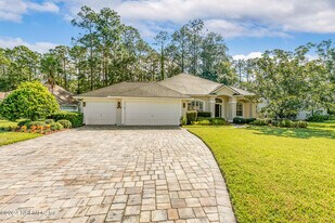 1892 Vista Lakes Dr in Orange Park, FL - Building Photo