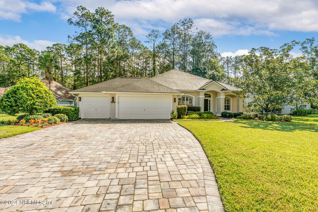 1892 Vista Lakes Dr in Orange Park, FL - Building Photo