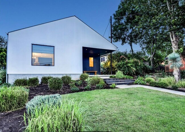2308 1/2 E 9th St in Austin, TX - Building Photo - Building Photo