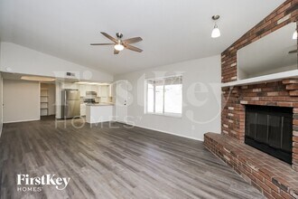 3928 E Garnet Cir in Mesa, AZ - Foto de edificio - Building Photo