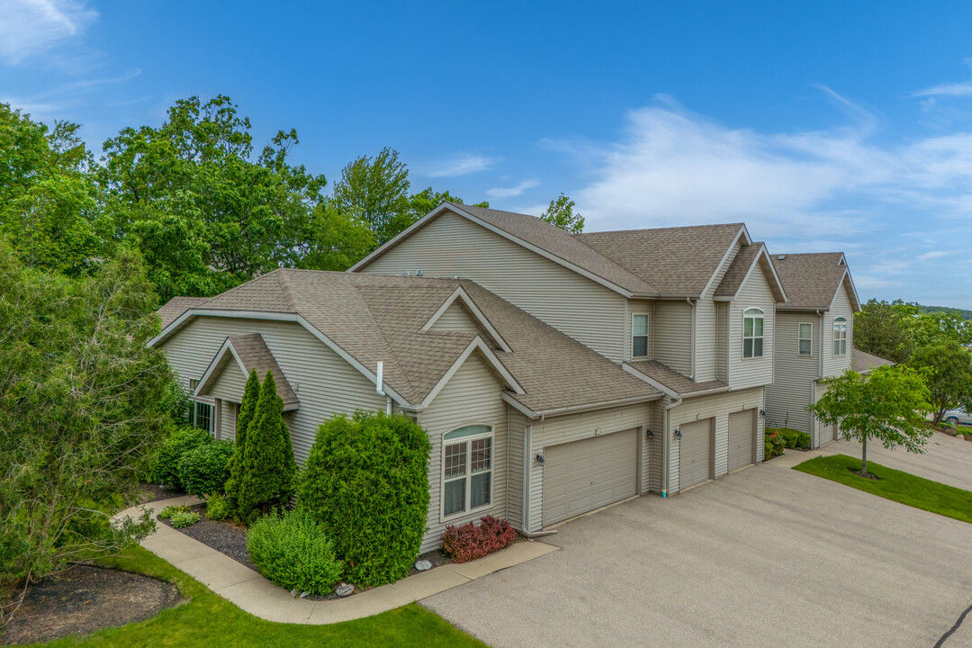 Oaks of Geneva East in Lake Geneva, WI - Building Photo