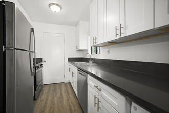 Brody Terrace Apartments in Sherman Oaks, CA - Building Photo - Building Photo