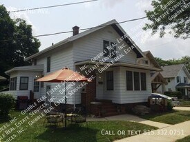 2021 2nd Ave in Rockford, IL - Building Photo