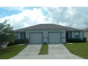 2613-2630 Icabod Ct in Leesburg, FL - Foto de edificio - Building Photo