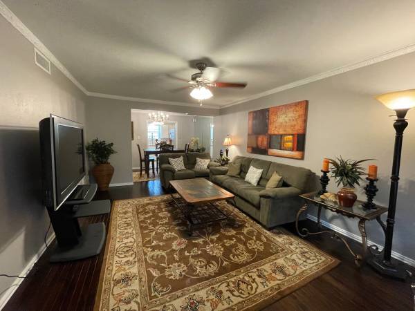 5818 E University Blvd, Unit 208 in Dallas, TX - Building Photo