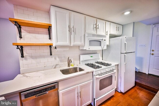 property at 1601 Marshall St