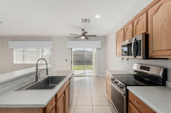 14625 W Amelia Ave in Goodyear, AZ - Building Photo - Building Photo