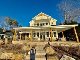 16 Newton St in Lake George, NY - Building Photo