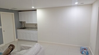 6371 SW 8th St in North Lauderdale, FL - Building Photo