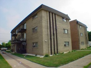 4634-4658 W 79th St in Chicago, IL - Building Photo - Building Photo