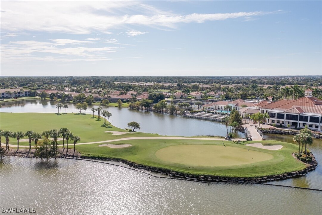 12005 Matera Ln in Bonita Springs, FL - Foto de edificio