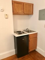 1075 Beacon St, Unit 1 Apartamentos