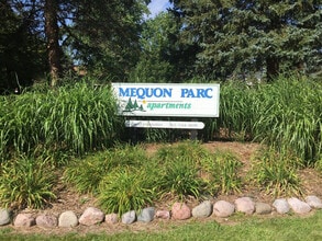 Mequon Parc Apartments in Mequon, WI - Building Photo - Building Photo
