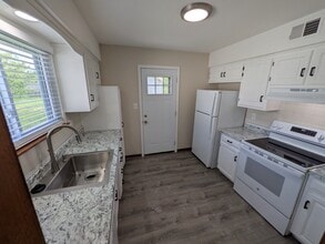 22 NW Lakeview Blvd in Lee's Summit, MO - Building Photo - Building Photo