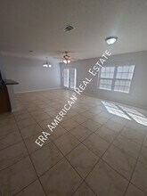 291 Dahlquist Dr in Crestview, FL - Foto de edificio - Building Photo