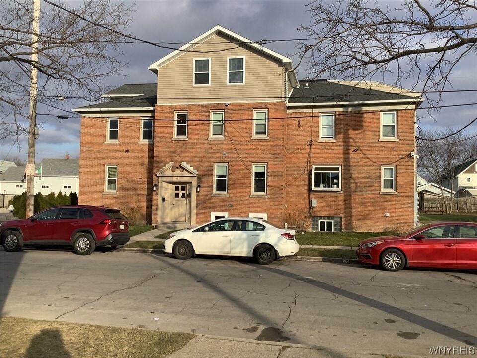 171 Schiller St, Unit 102 in Buffalo, NY - Foto de edificio