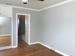 1304 S Irena Ave, Unit GuestCottage in Redondo Beach, CA - Foto de edificio - Building Photo