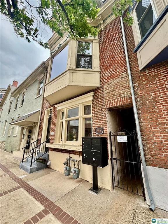 property at 556 N New St